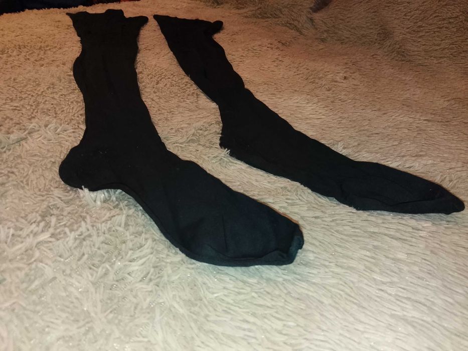 ПРОДАМ ЖЕНСКИЕ ЧУЛКИ ! Черные. Материал очень плотный капрон. Новые !
