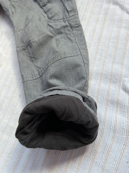 Pantaloni baieti 4-5 ani 110cm Zara