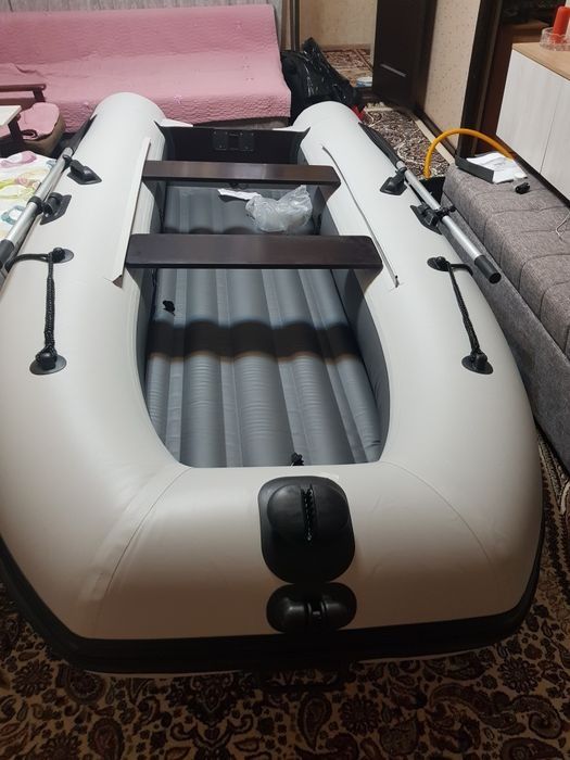 Продам лодку с мотором 5л.с