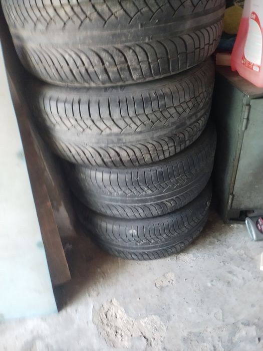 Продам диски с шинами БМВ Х5