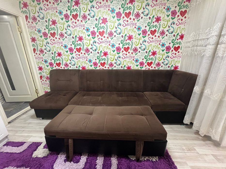 Мягкая мебель уголок трансформер с двумя пуфикоми б/у