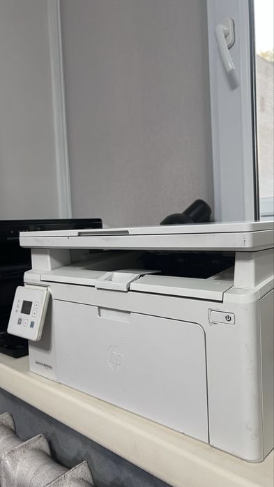 Продам принтер LaserJet MFP M 130a
