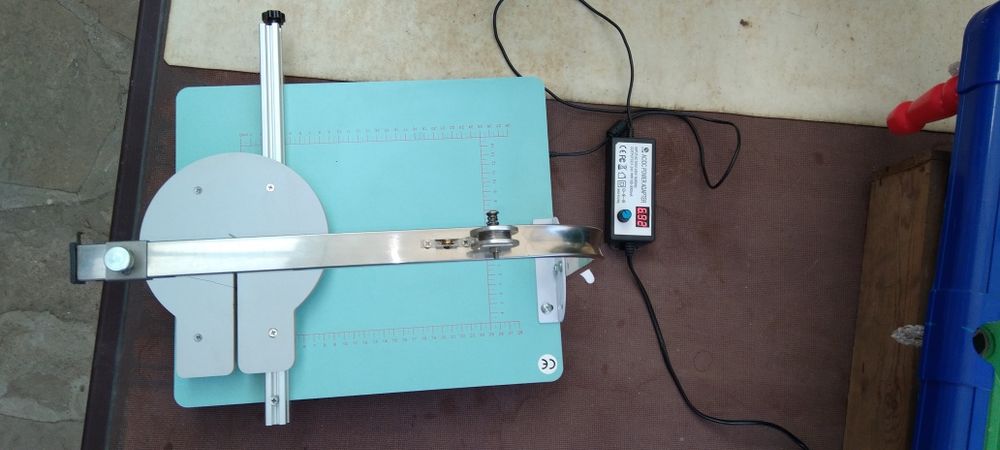 Уред за изрязване  на стиропор