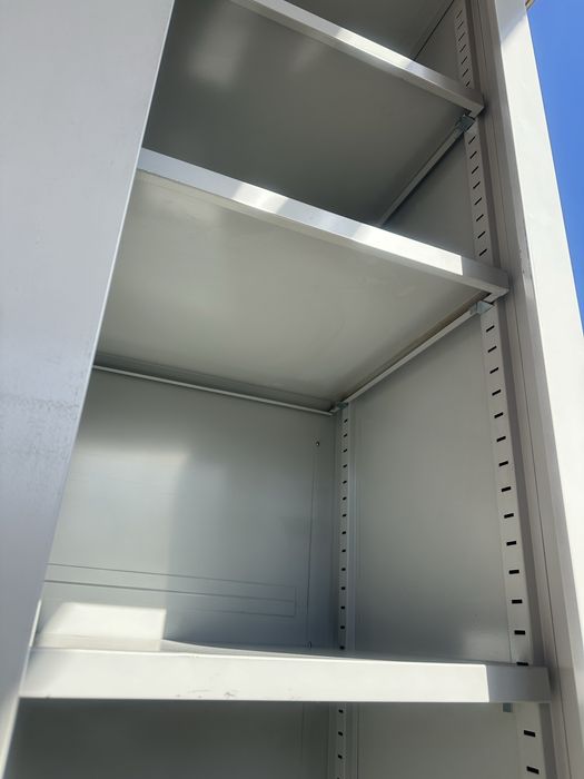 Шкаф метталлический