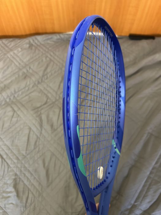 Тенис ракета Yonex Ezone 100 2025/26 + Luxilon Savage нов