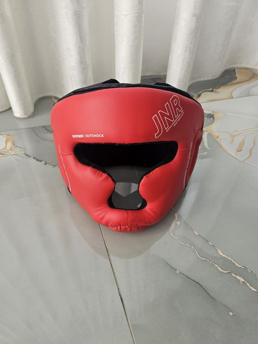 Mănuși și  cască BOX..
