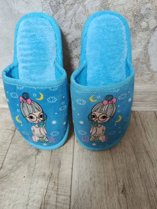 Тапочки детские новые 2пары одинаковые размеры