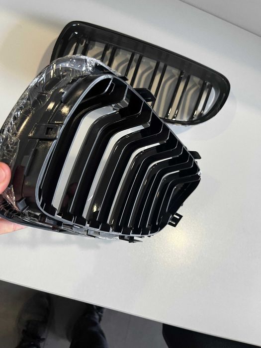 Set Grile/Nari Duble M style Negru Lucios Bmw Seria 3 E90/E91 Facelift