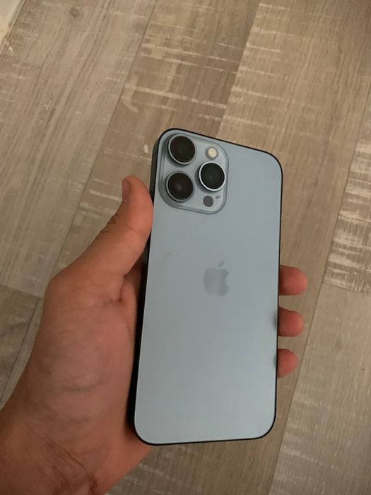 Iphone xr 13 pro korpusda.