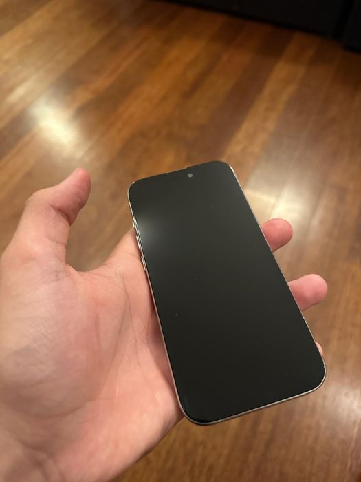 Iphone 15 pro bateria 90%