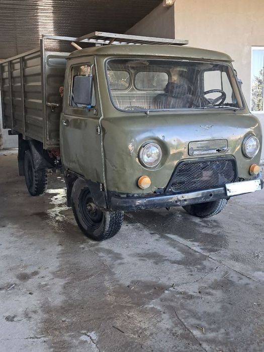 UAZ sotiladi arzon narxga