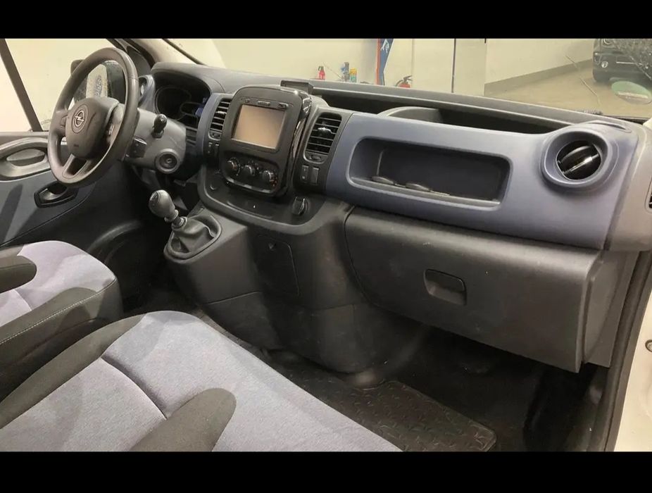 Dezmembrez Opel Vivaro 2017