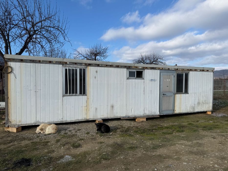 Container de 10mx 2,40 cu baie încălzire și electricitate