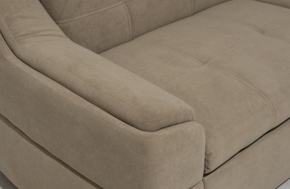 Продам практически новый диван