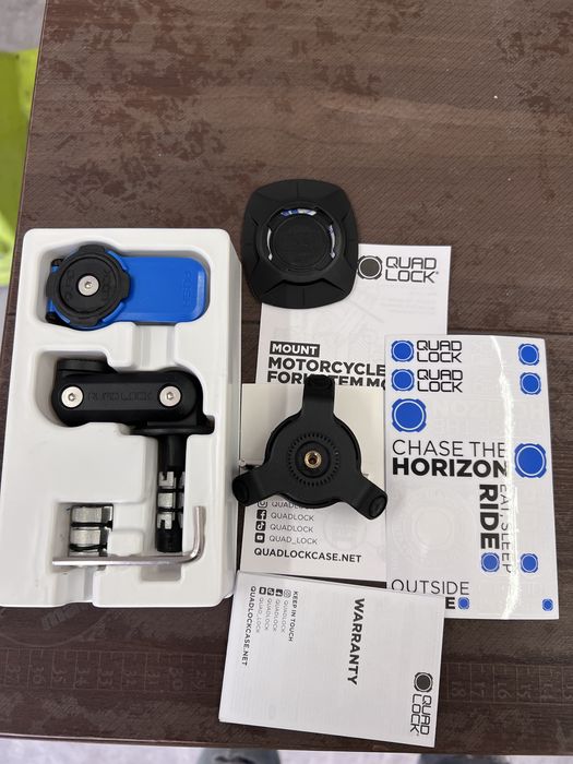 Suport telefon Quad Lock cu prindere in jug