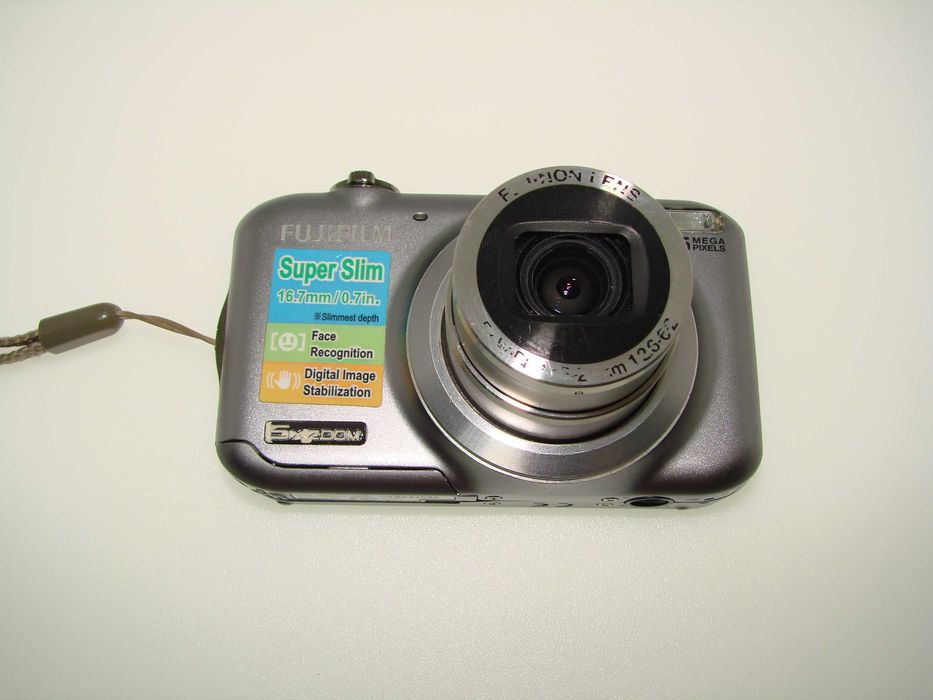 Fujifilm FinePix JX400 - компактен цифров фотоапарат 16 MP, 5x оптичен