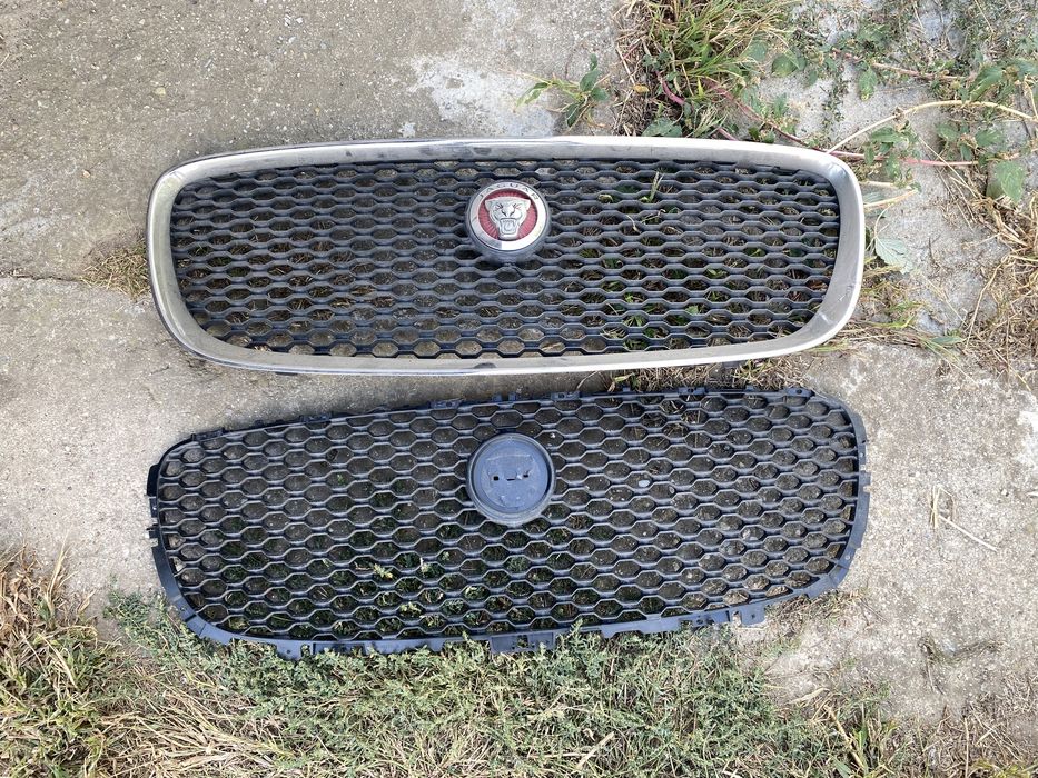 Grila JAGUAR XF X260 2015 - 2019 grila radiator bara fata cu emblema