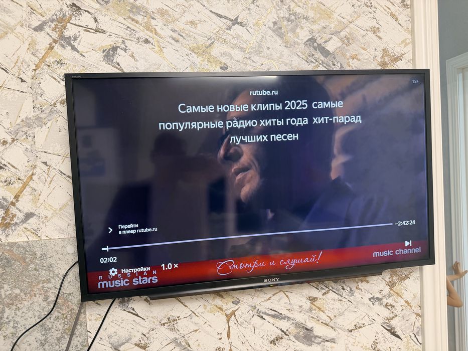 Телевизор Sony 40 “