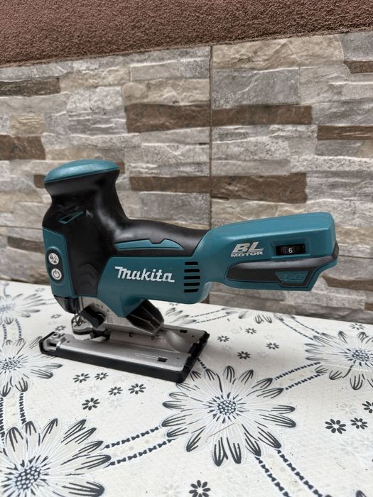 Акумулаторен прободен трион MAKITA DJV181