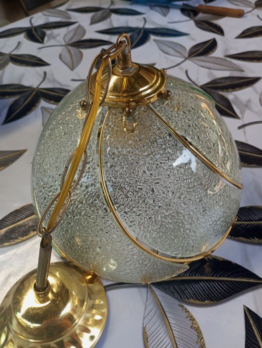 Люстра потолочная стекло.