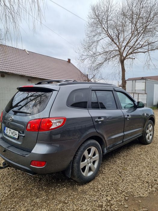 Vând Hyundai Santa fe  .