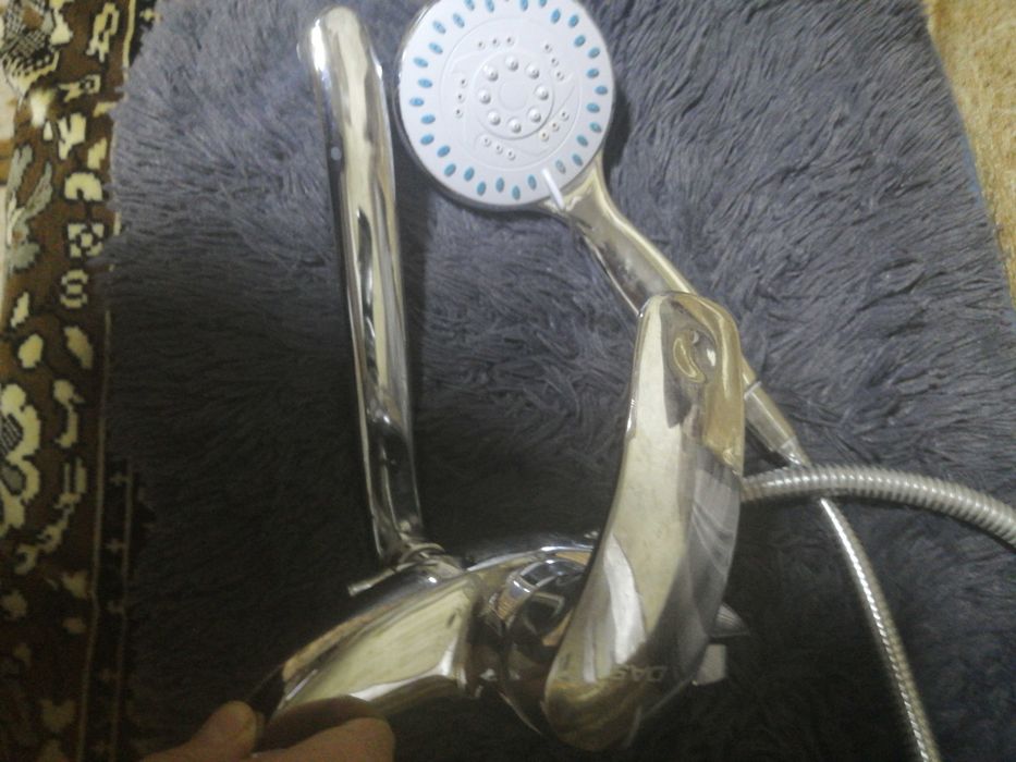 Смеситель для ванной