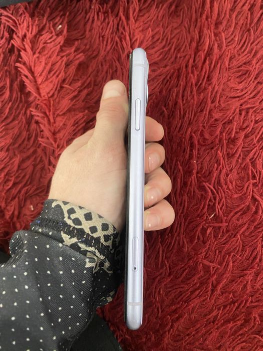 Продам Айфон 11 в хорошем соотояние