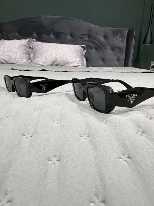 Prada очила.