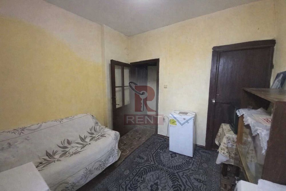 Дава се под наем Двустаен апартамент в Шумен, Гривица - 35 кв.м за 219.3 € - Снимка #2