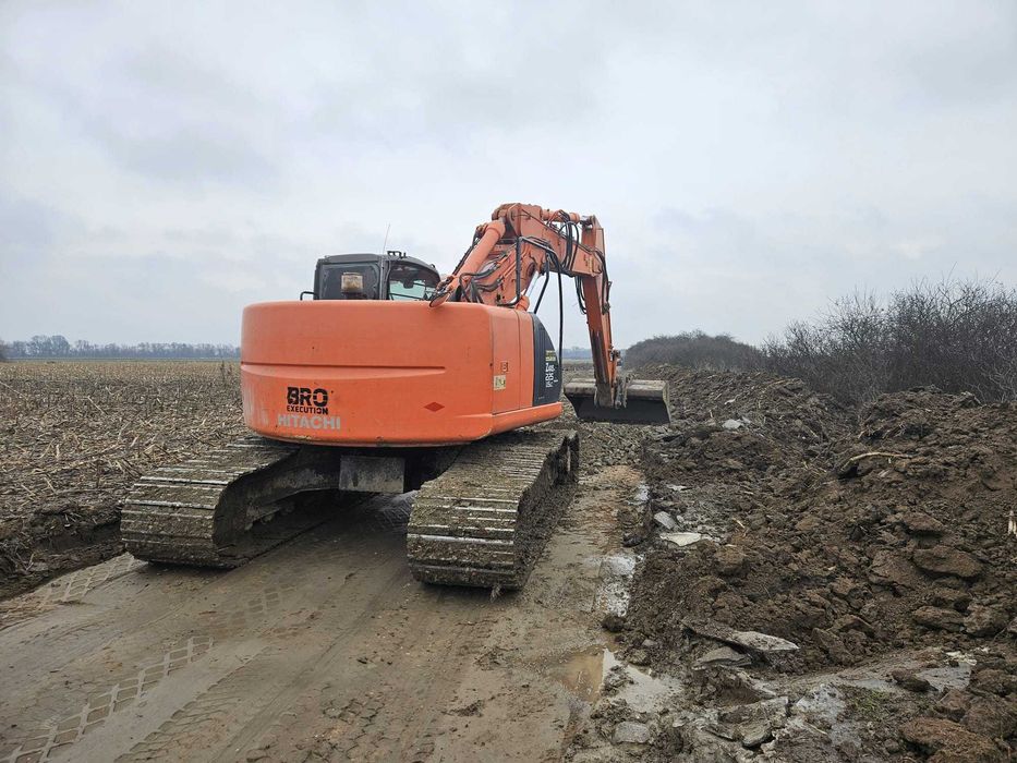 Terasamente parcari, drumuri, hale