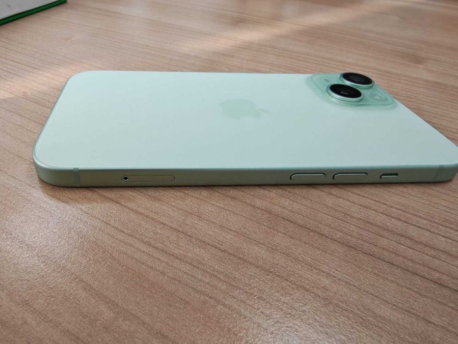Telefon IPhone 15