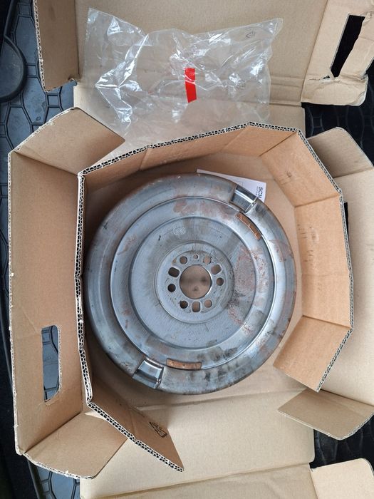 Демпферен маховик за VW Touran