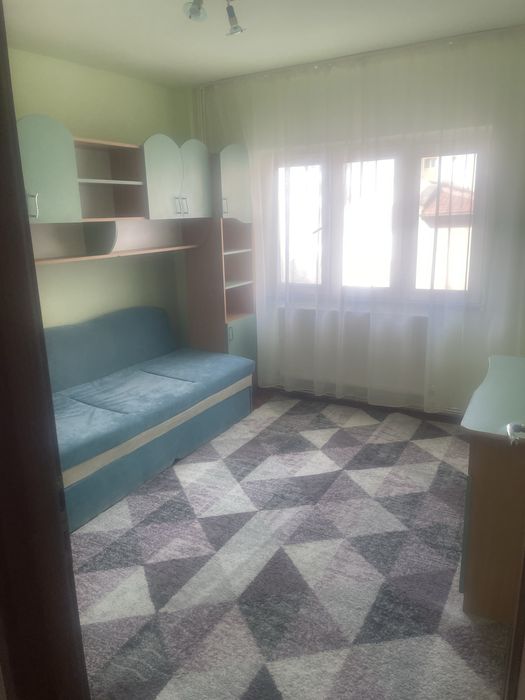 Apartament 2 camer de inchiriat etaj 2 deasupra la CEC