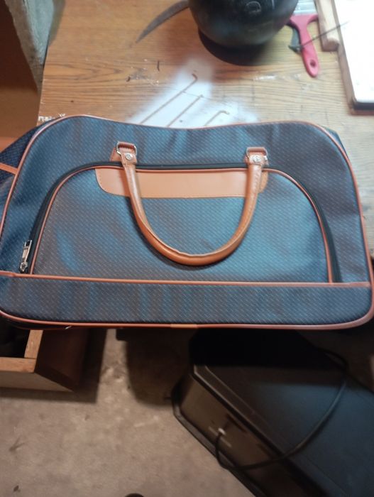 Малка пътна чанта