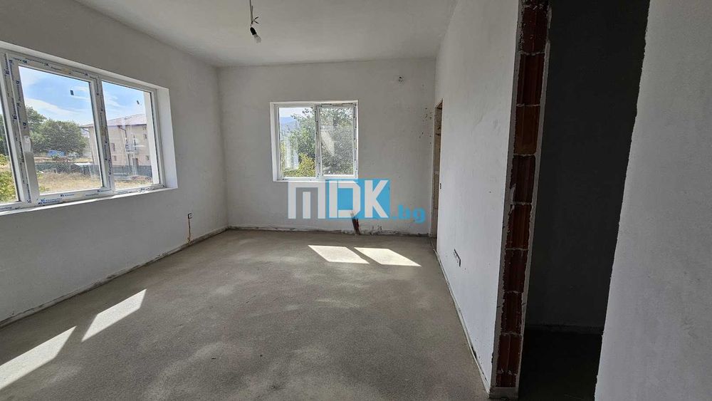Продава се Къща в с. Белащица, Област Пловдив - 222 кв.м за 1622 €/кв.м - Снимка #12