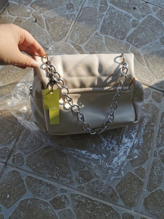 Дамски чанти. Бежов, син, черен цвят