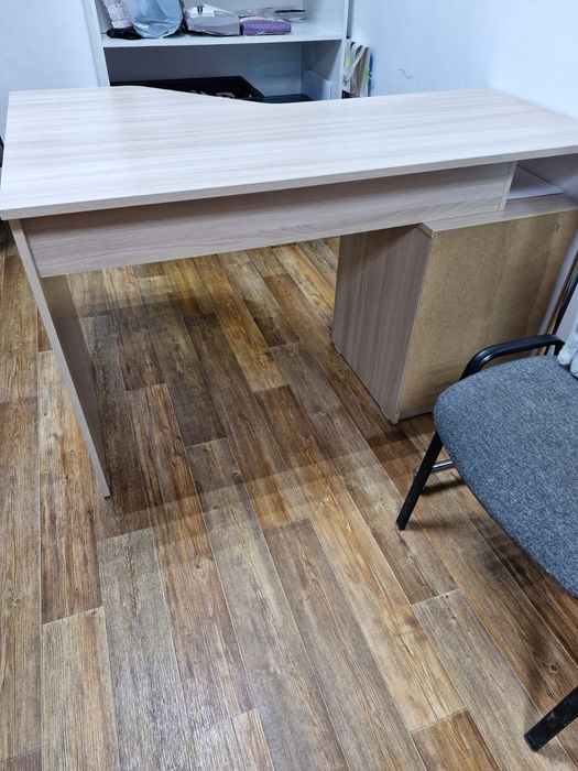 Продам стол, с тумбой