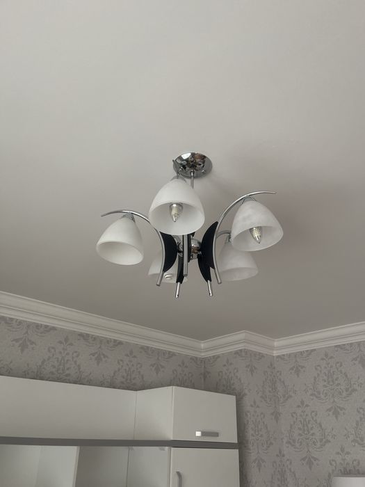 Люстра на 5 лампочек