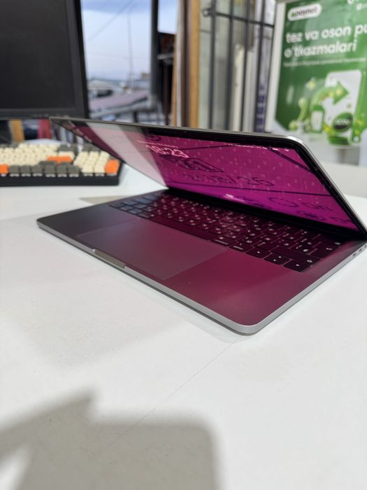 Macbook Pro 256GB Space Gray i5