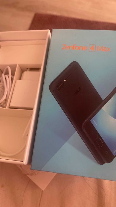 Телефон Asus Zenfone 4 Max