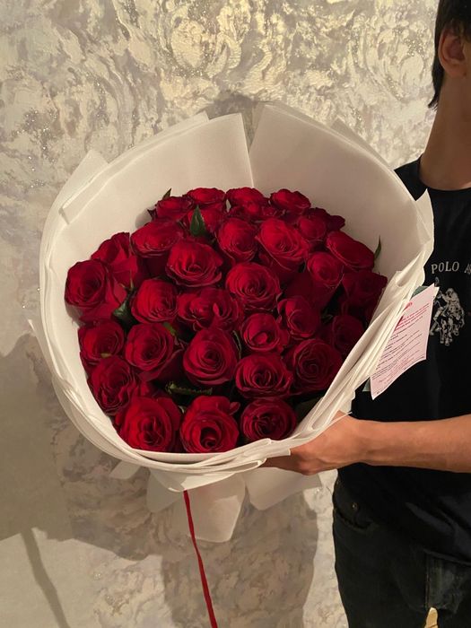 Свежие цветы , метровые розы
