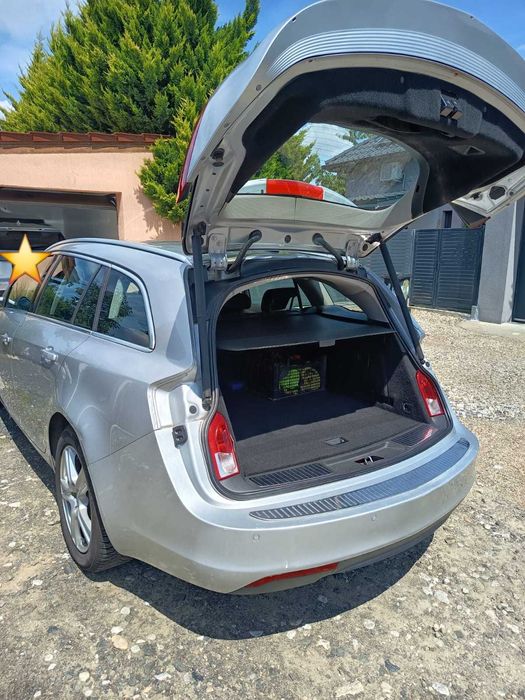 Vând Opel Insignia Sports Tourer – 2.0 CDTI (130 CP)
