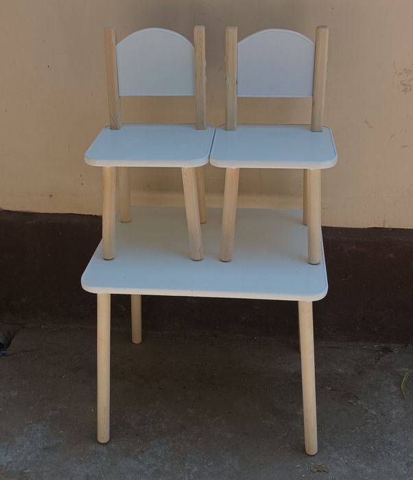 Детские столы и стулья