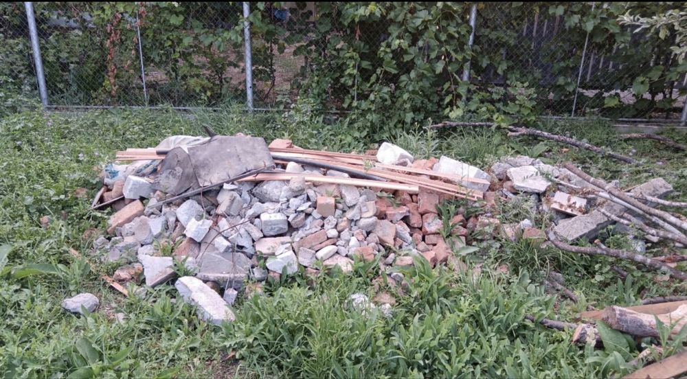 Debarasez curti case beciuri