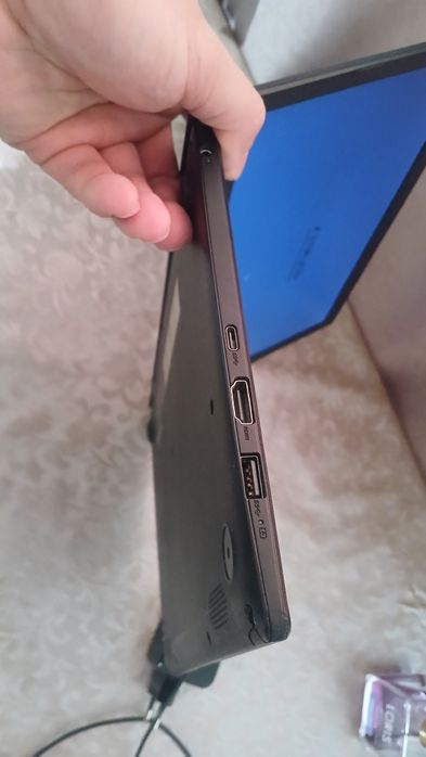 Продам laptop Asus E210MA