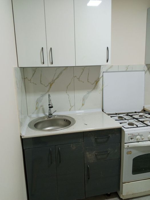 Сдаётся 1 ком квартира в Чирчике 3 мкн 3 этаж