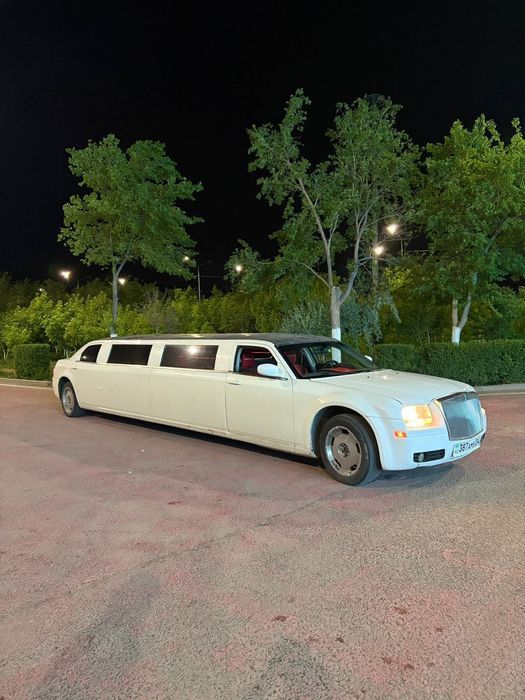 Аренда лимузин Chrysler 300G