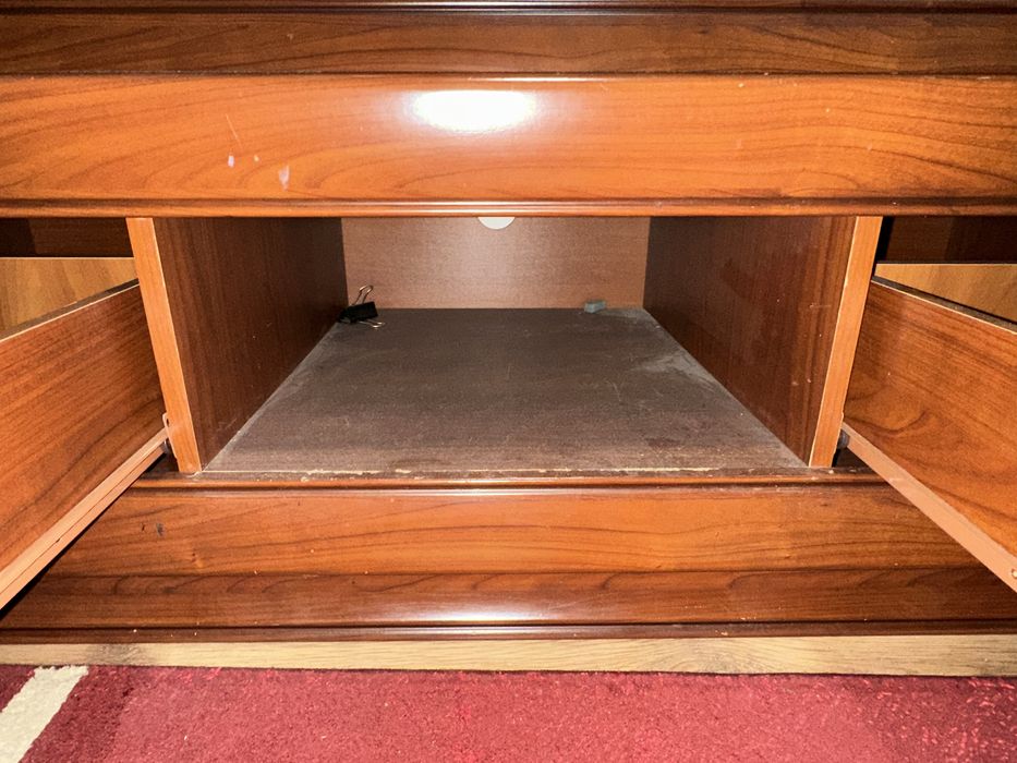 Продам шкаф б/у один новесной