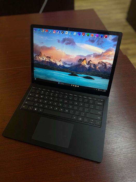 Micrasoft surface laptop 3
