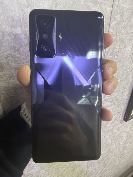 Xiaomi POCO F4 GT 8+8/128GB sotiladi